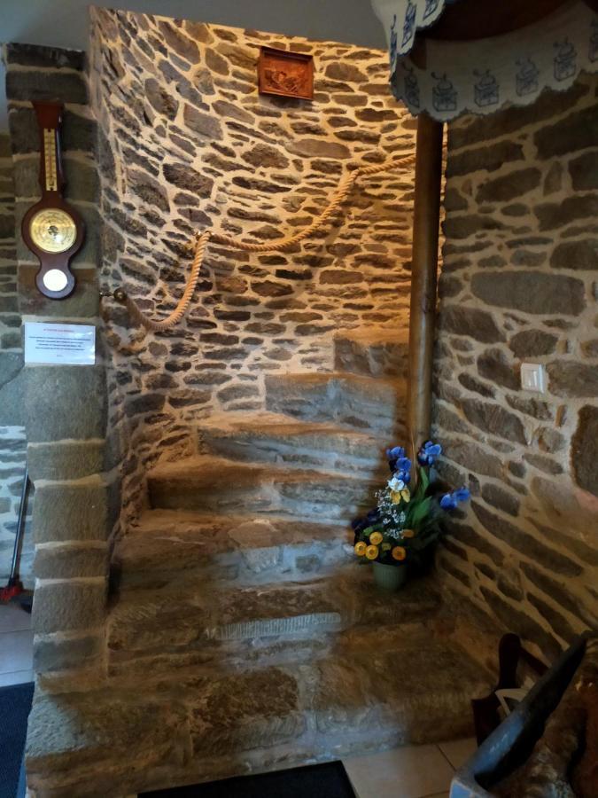 La Petite Maison Bleue Lopérec Esterno foto