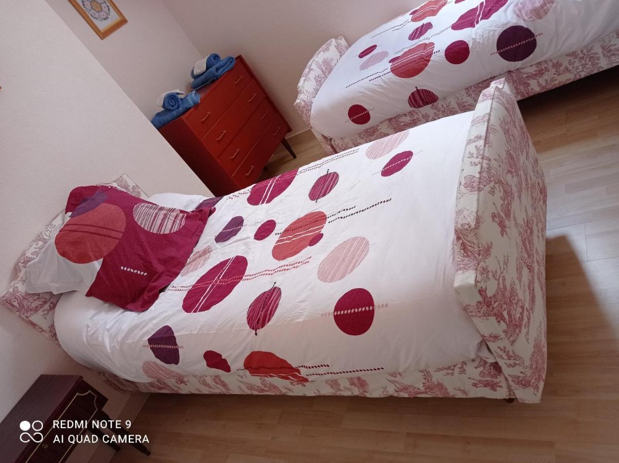 La Petite Maison Bleue Lopérec Esterno foto