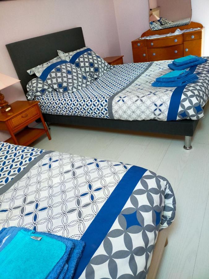La Petite Maison Bleue Lopérec Esterno foto